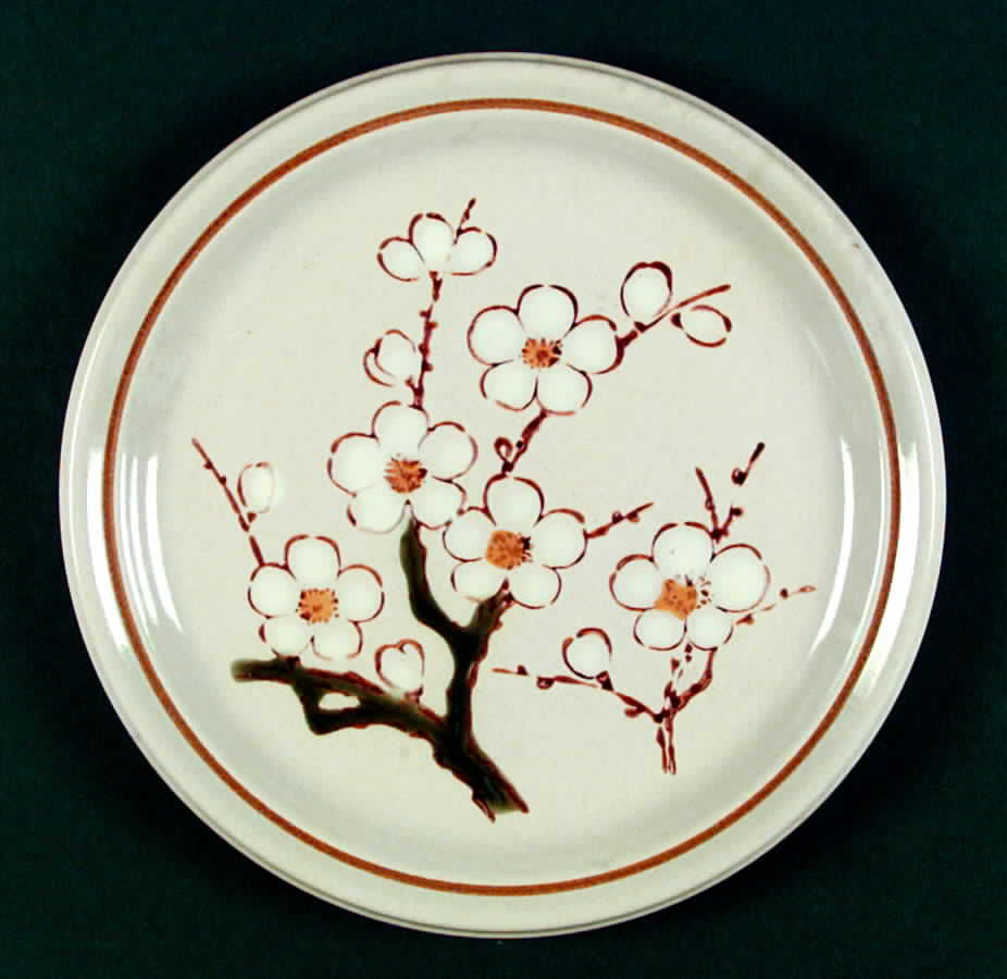 Winter Song Dinner Plate by Mikasa-1