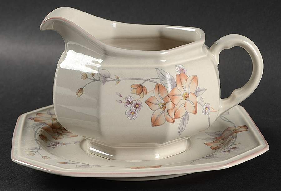 Woodland Gravy Boat & Underplate by Mikasa-1