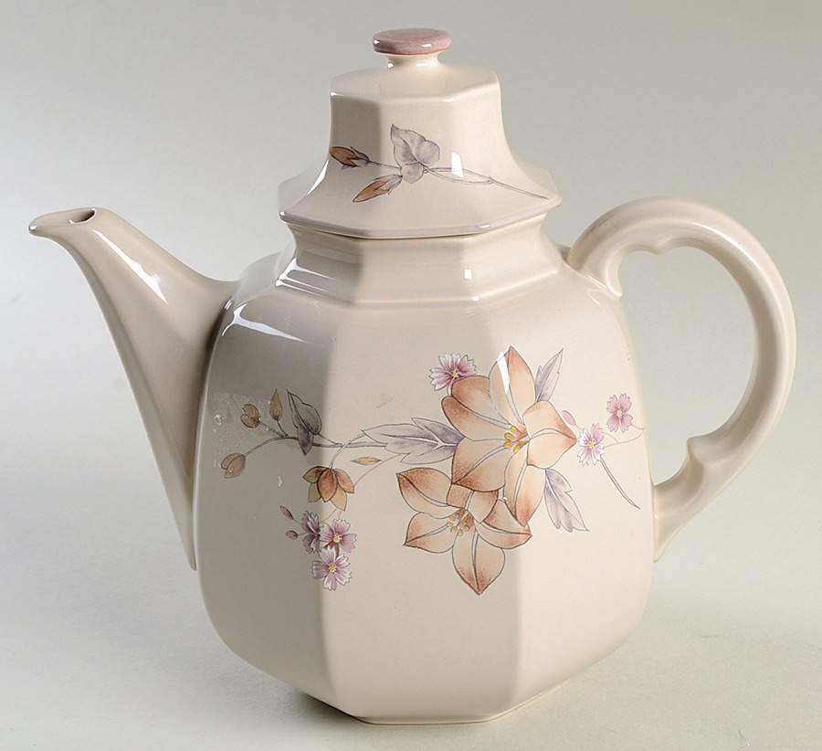 Woodland Teapot & Lid by Mikasa-1
