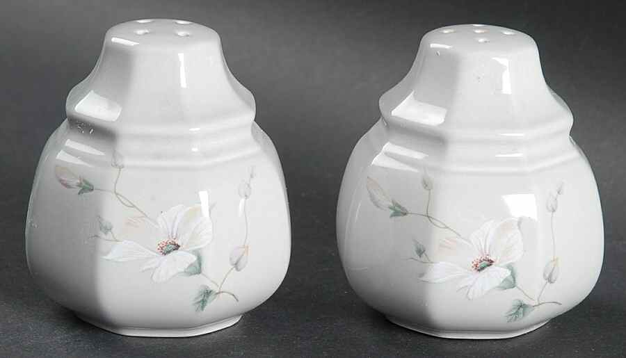 Woodsong Salt & Pepper Set by Mikasa-1