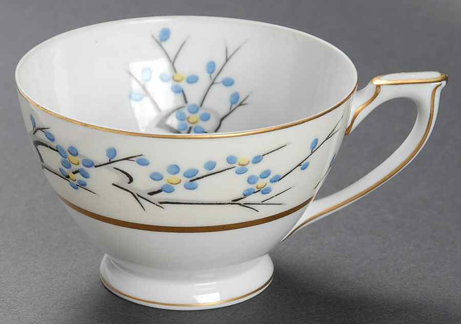 Plum Blossom Footed Cup by Mikado-1