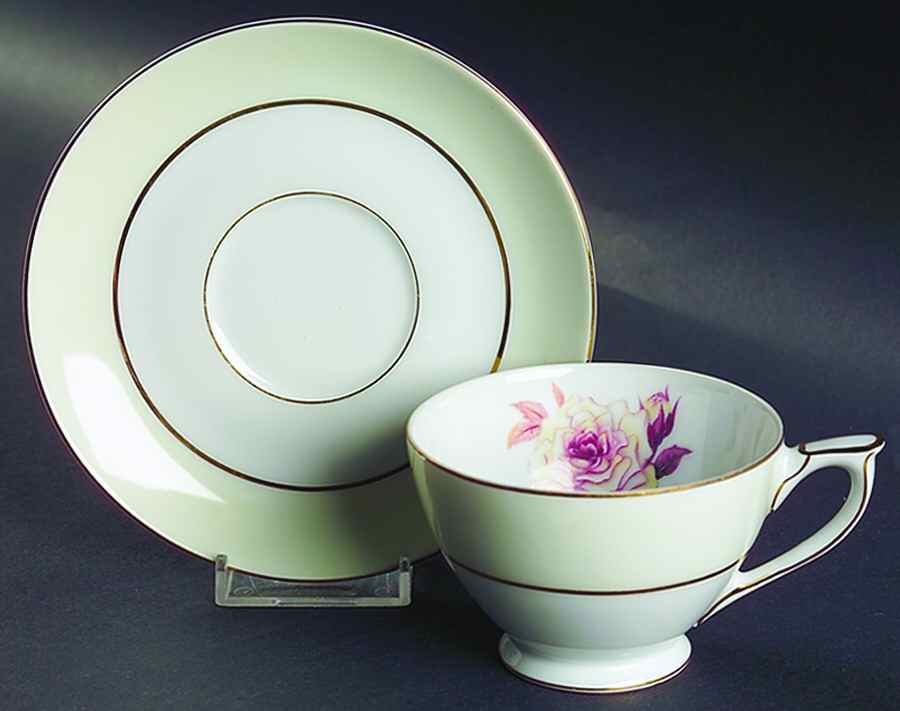Prima Donna Footed Cup & Saucer Set by Mikado-1