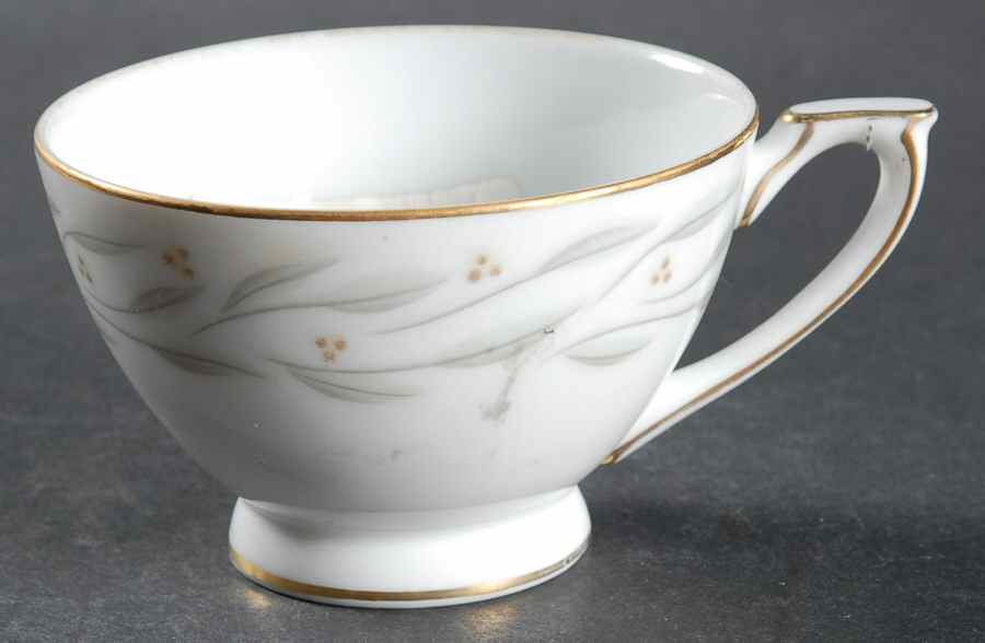 Prestige Footed Cup by Mikado-1