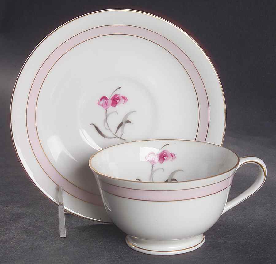 Sabrina Footed Cup & Saucer Set by Mikado-1