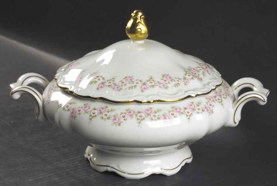 Lady Beatrice Round Covered Vegetable by Mitterteich-1