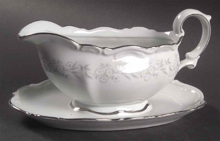 Lynn Royale Gravy Boat with Attached Underplate by Mitterteich-1