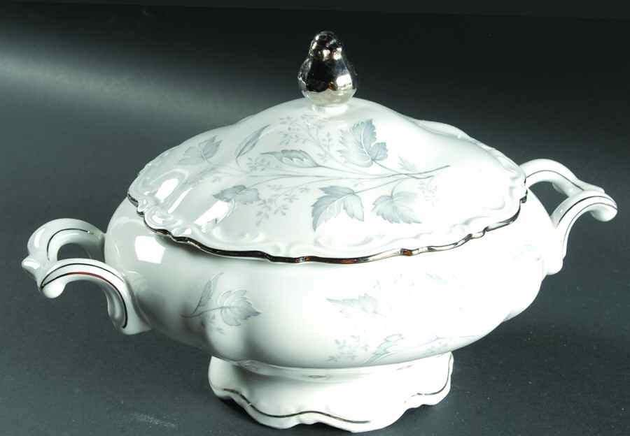 Monika (Platinum Trim) Round Covered Vegetable by Mitterteich-1
