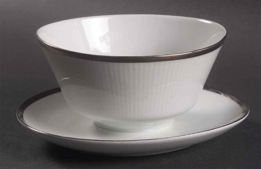 Prelude Gravy Boat with Attached Underplate by Mitterteich-1