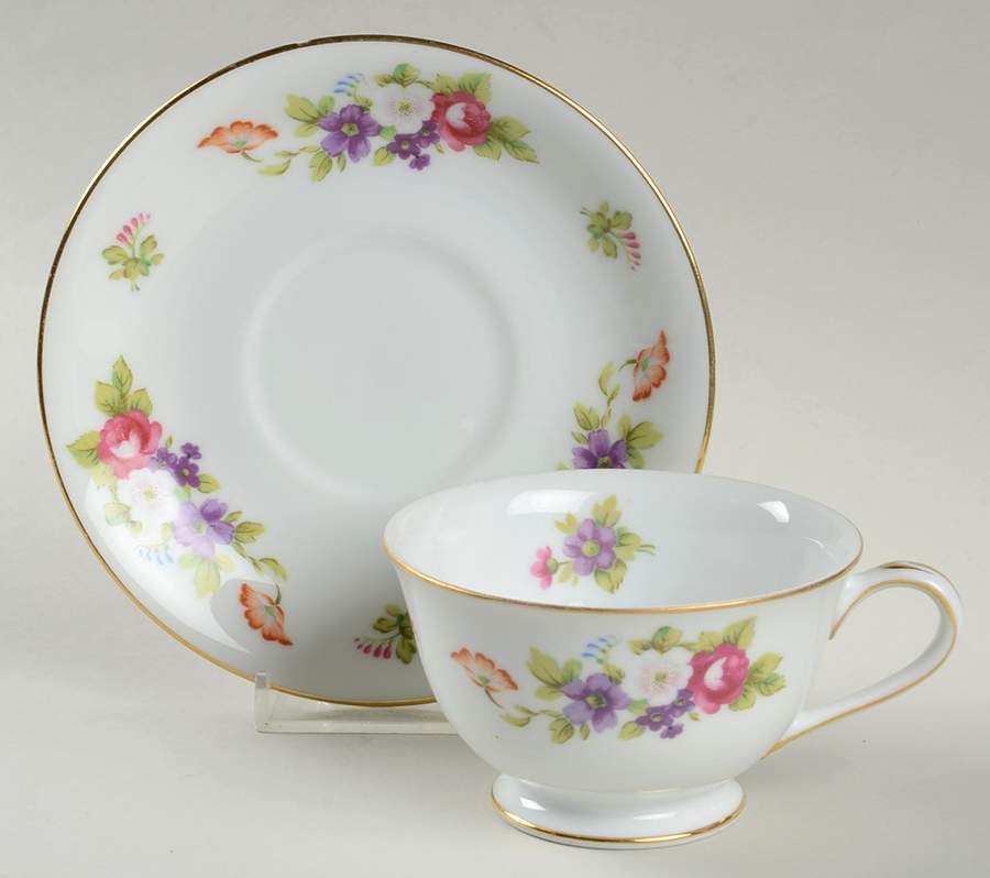 Dresdora Footed Cup & Saucer Set by Mikuni-1