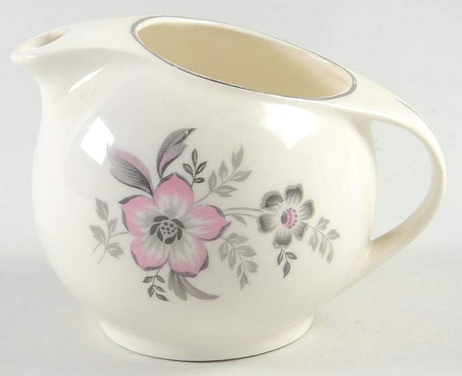 Queen Anne (USA) Creamer by Mount Clemens-1