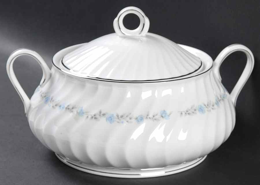 Heritage Round Covered Vegetable by Modern China & Table Institute-1