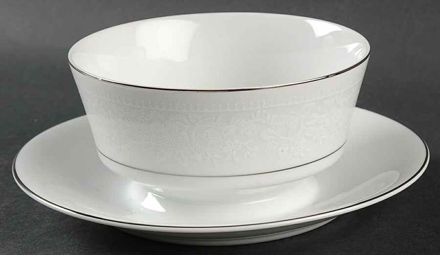 MOM1 Gravy Boat with Attached Underplate by Momoyama-1