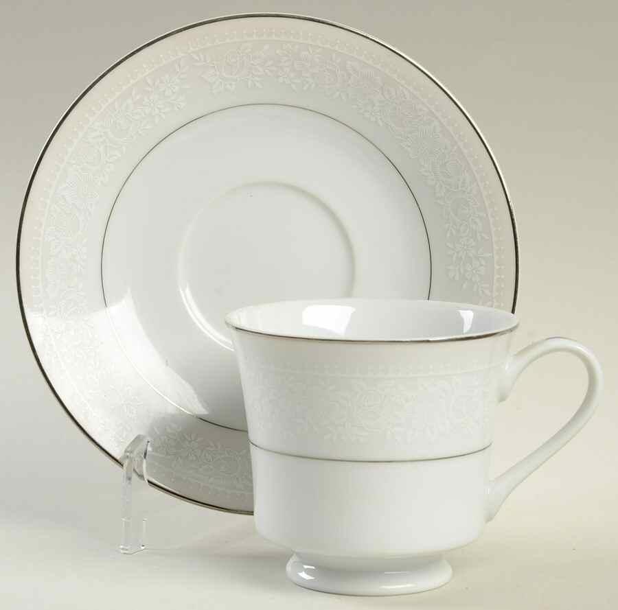 MOM1 Footed Cup & Saucer Set by Momoyama-1