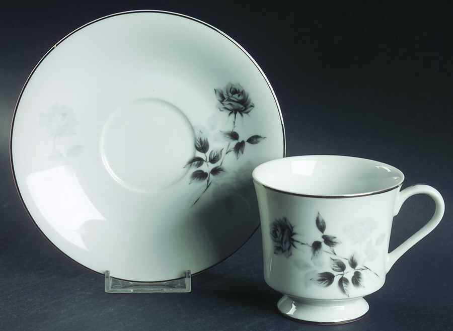 MOM5 Footed Cup & Saucer Set by Momoyama-1