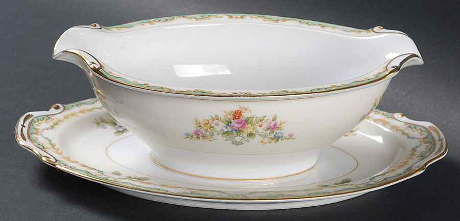 Madeline Gravy Boat with Attached Underplate by Monarch (Japan)-1