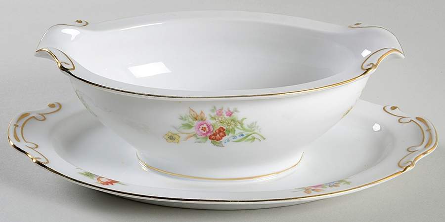 Sunnyvale (No Green Border) Gravy Boat with Attached Underplate by Monarch (Japan)-1