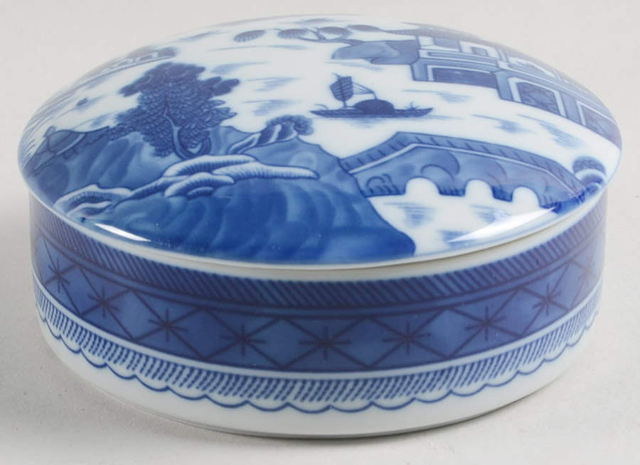Canton Round Box & Lid by Mottahedeh-1