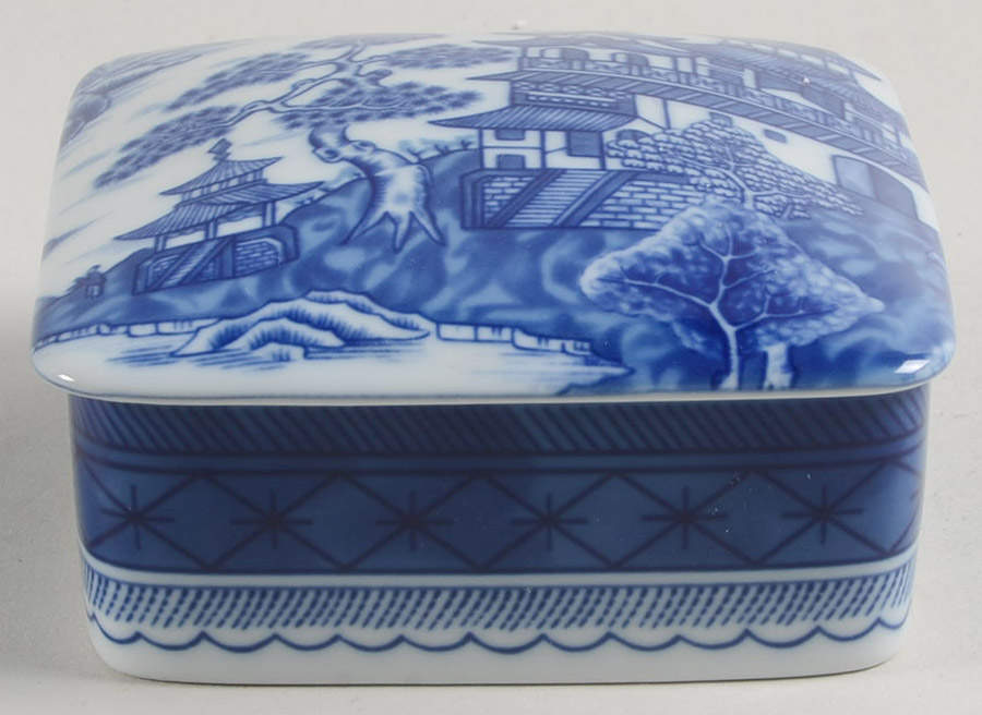 Canton Square Box & Lid by Mottahedeh-1