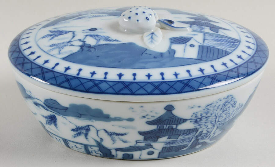 Canton Oval Box & Lid by Mottahedeh-1