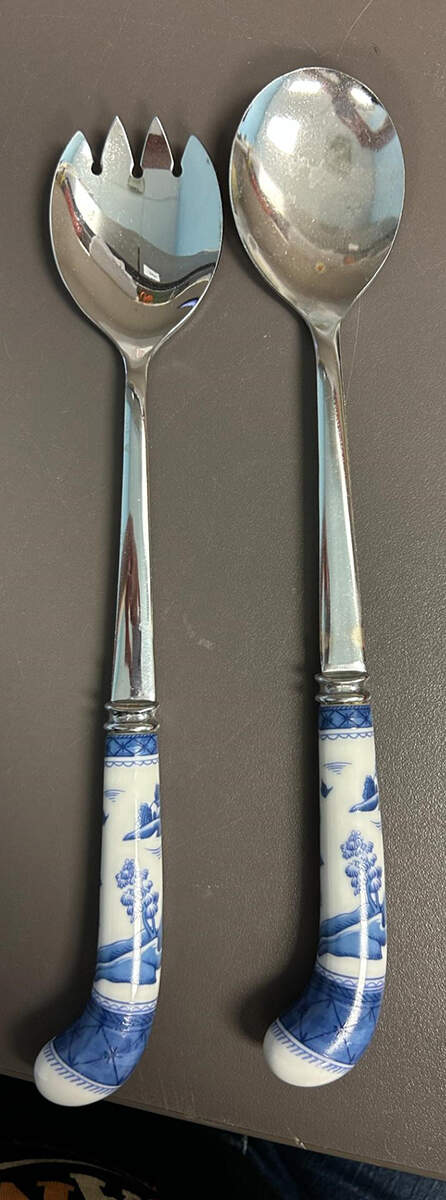 Canton Salad Serving Fork with Stainless Prongs by Mottahedeh-1