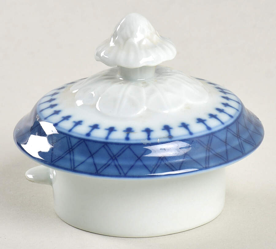 Canton Lid for Coffee Pot by Mottahedeh-1