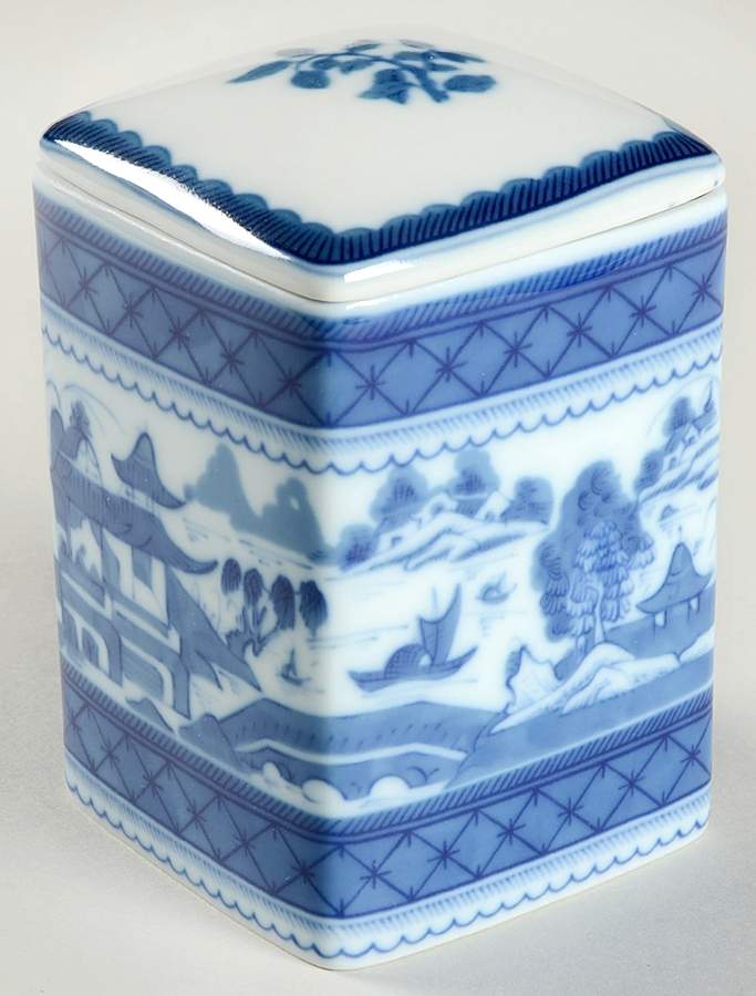 Canton Square Box with Lid by Mottahedeh-1