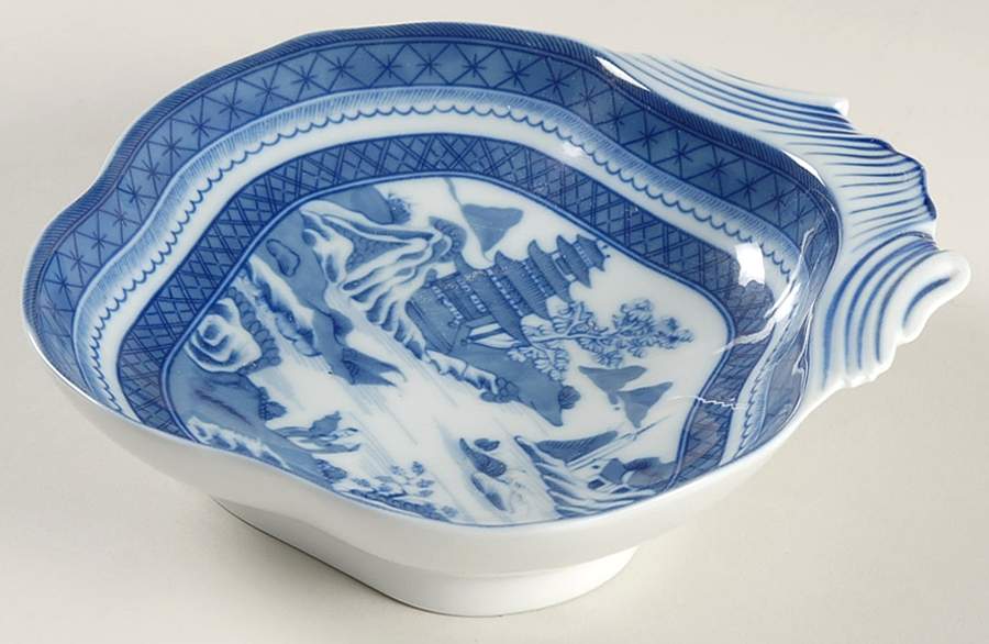 Canton Shell Shaped Dish by Mottahedeh-1
