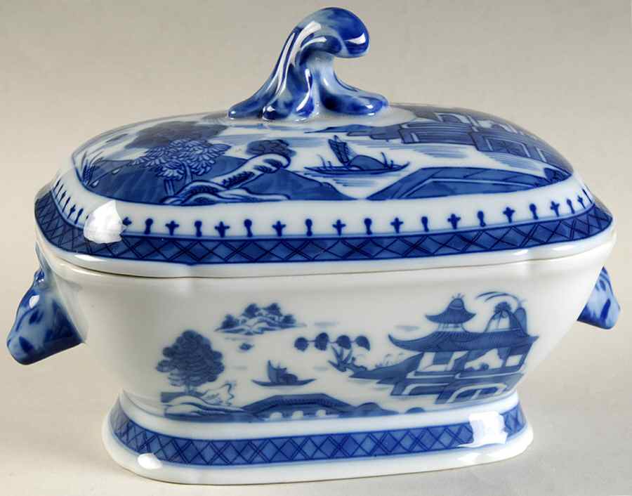 Canton Gravy Boat & Lid by Mottahedeh-1