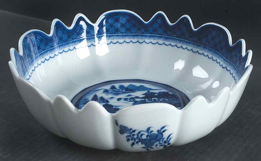 Canton 9" Scalloped Bowl by Mottahedeh-1
