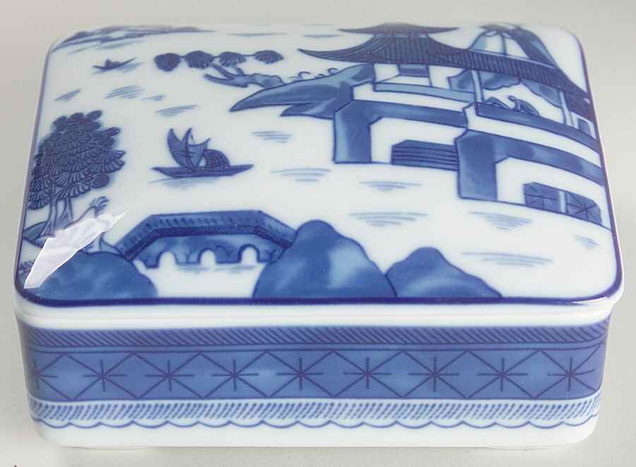 Canton 4" Rectangular Box & Lid by Mottahedeh-1