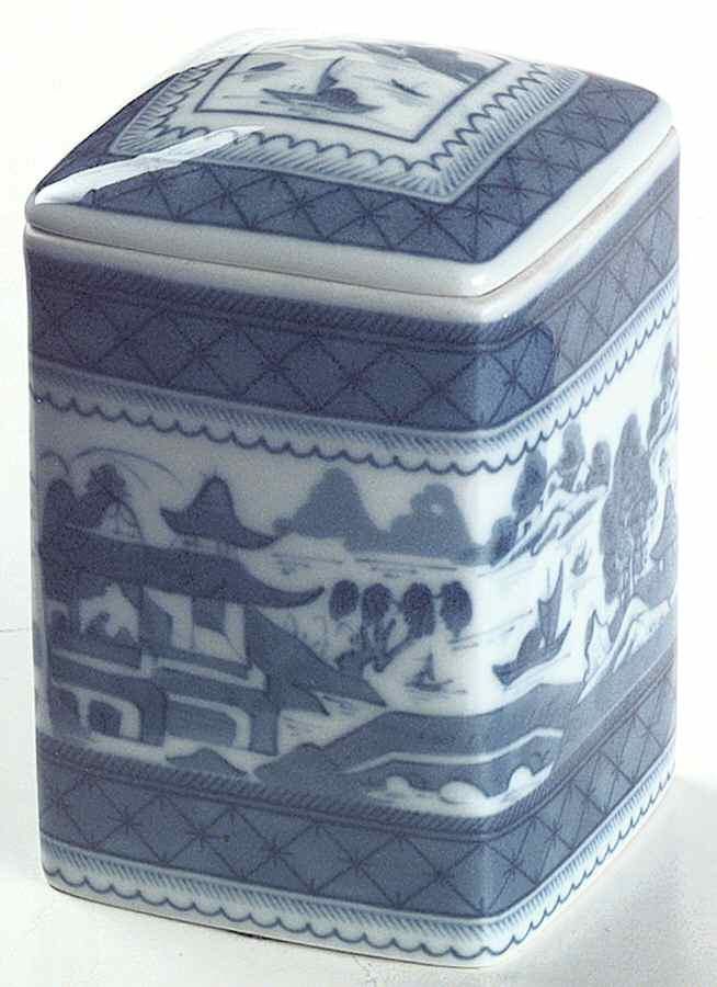 Canton Square Box with Lid by Mottahedeh-1