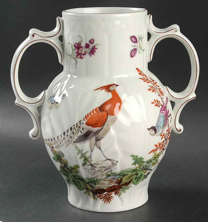 Chelsea Birds 9" Vase by Mottahedeh-1
