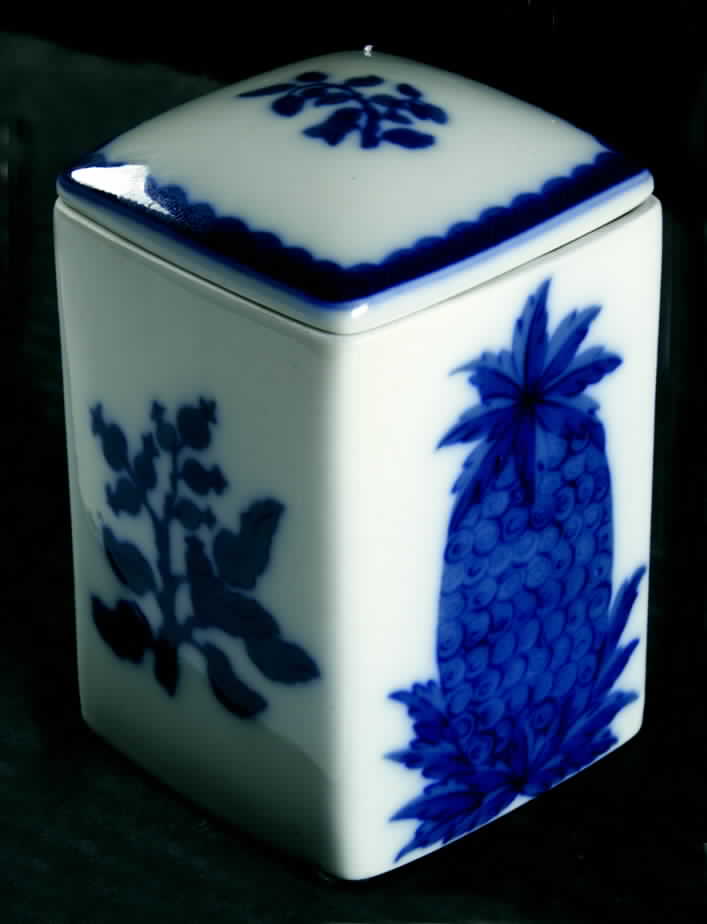 Charleston Blue Pineapple Cigarette Box & Lid by Mottahedeh-1