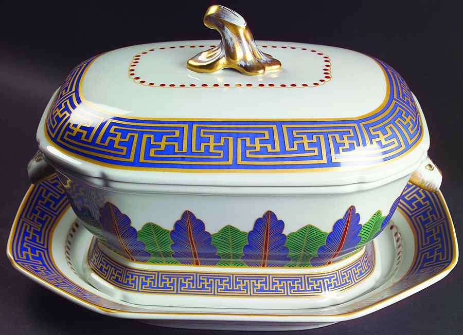 Charleston Feather Tureen & Lid w/Underplate by Mottahedeh-1