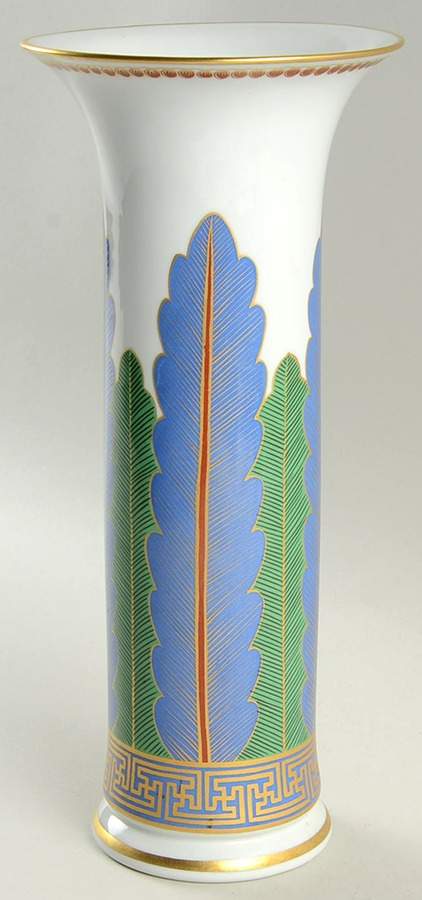 Charleston Feather 11'' Trumpet Vase by Mottahedeh-1