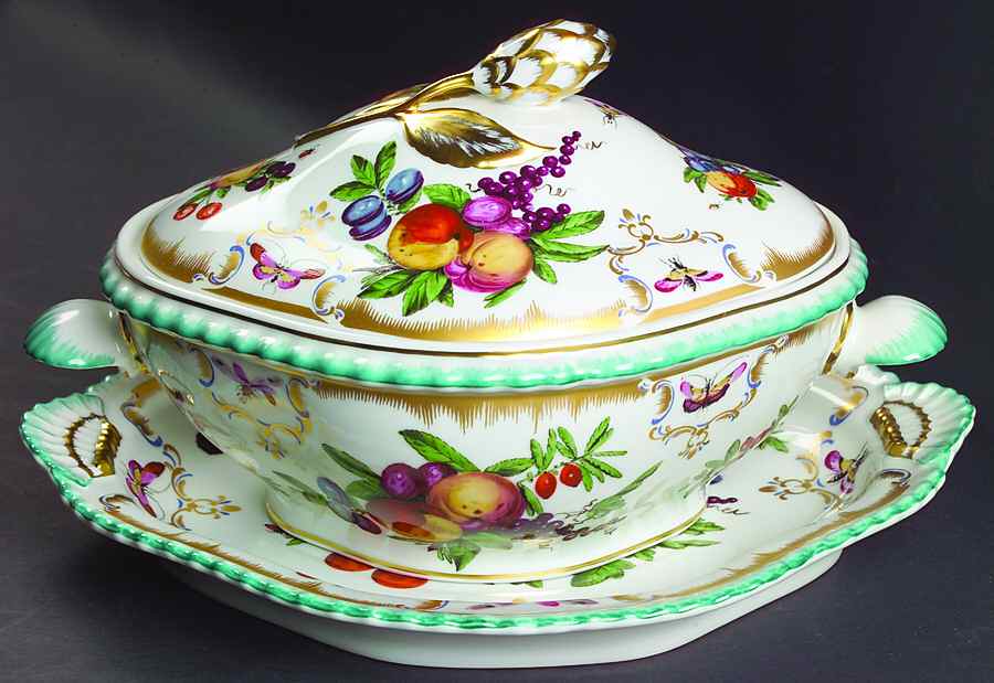 Duke of Gloucester Oval Tureen & Lid with Underplate by Mottahedeh-1