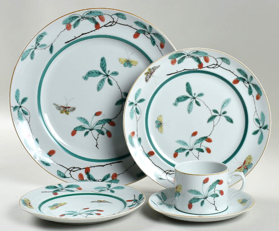 Famille Verte (Green Background) 40 Piece Estate Set by Mottahedeh-1