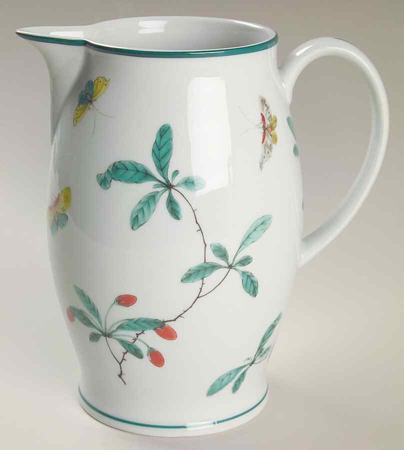 Famille Verte (Green Background) 40 Oz Pitcher by Mottahedeh-1