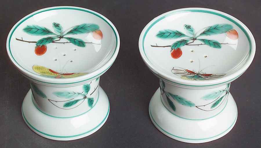 Famille Verte (Green Background) Salt & Pepper Set by Mottahedeh-1