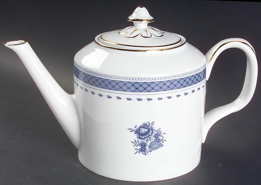 Indigo Teapot & Lid by Mottahedeh-1