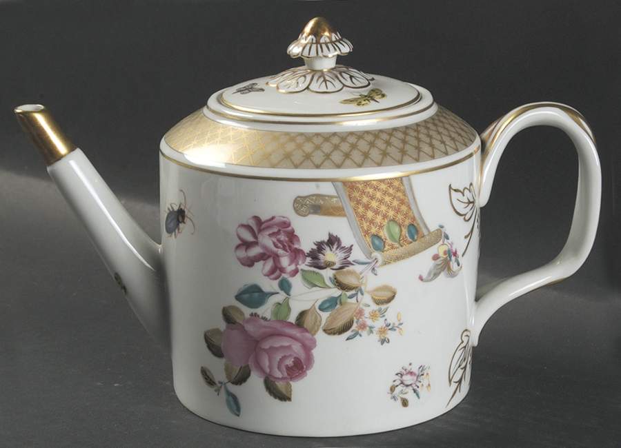 Lowestoft Rose Teapot & Lid by Mottahedeh-1