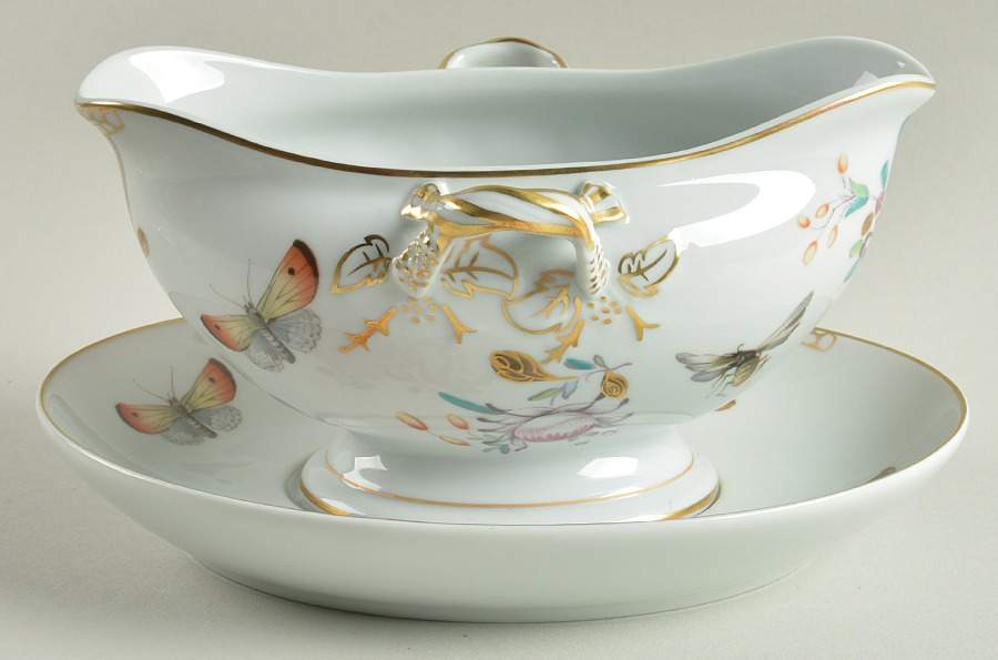 Lowestoft Rose Gravy Boat & Underplate by Mottahedeh-1