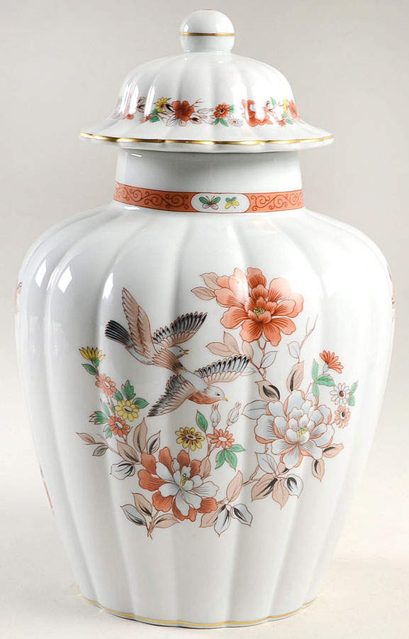 Magnolia & Birds Covered Vase by Mottahedeh-1