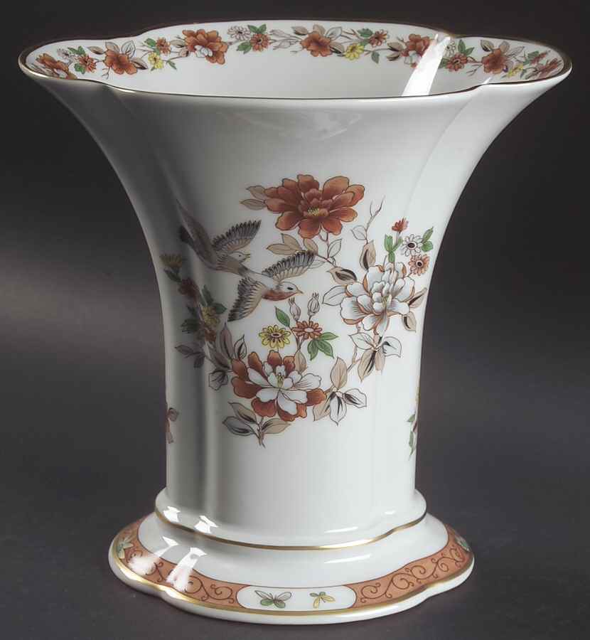 Magnolia & Birds 8" Vase by Mottahedeh-1
