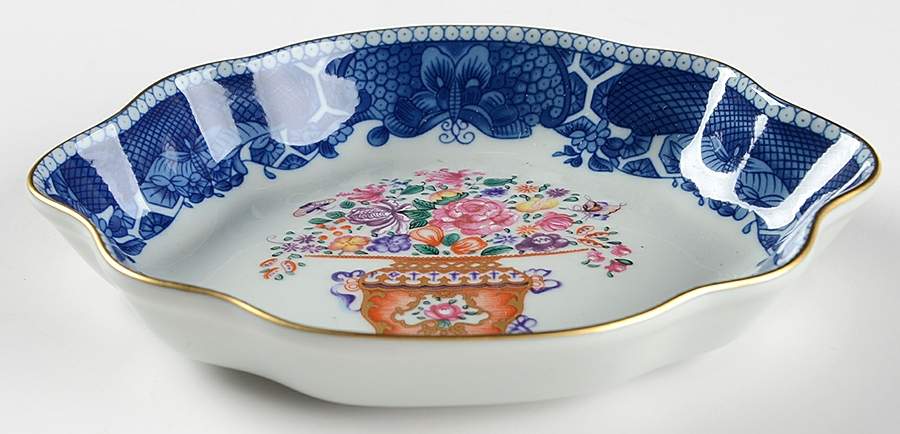 Mandarin Bouquet 6" Lobed Tray by Mottahedeh-1