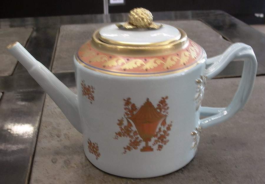 MOT4 Teapot & Lid by Mottahedeh-1