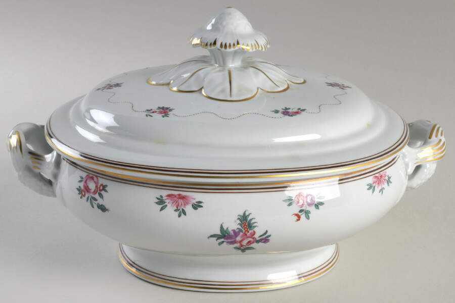 Peking Rose Round Covered Vegetable by Mottahedeh-1