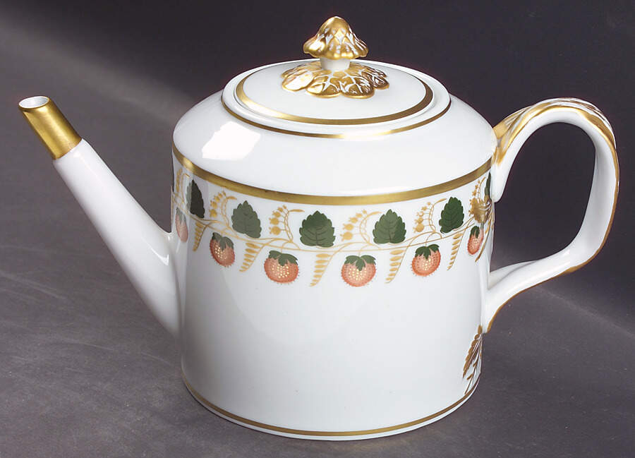 Strawberry Vine Teapot & Lid by Mottahedeh-1