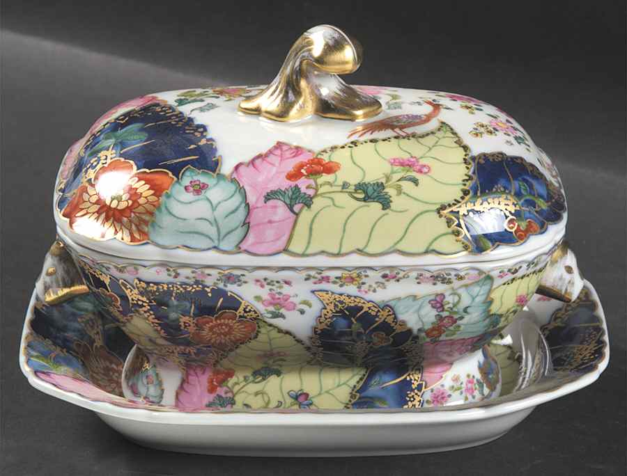 Tobacco Leaf Sauce Boat & Lid with Underplate by Mottahedeh-1