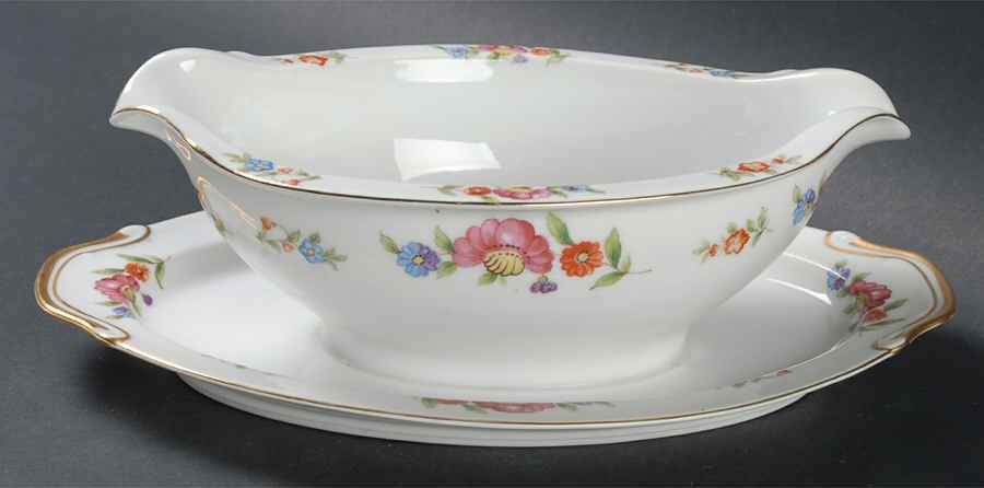 MOY1 Gravy Boat with Attached Underplate by Moriyama-1